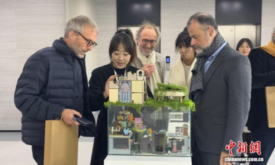 10��23�������������cӰҕ�猣�����L��������W(xu��)�����c�Ӱ�W(xu��)Ժ(�LӰ�Ӱ�W(xu��)Ժ)�^����W(xu��)����(chu��ng)���Ķ���Ӯ������������� �z