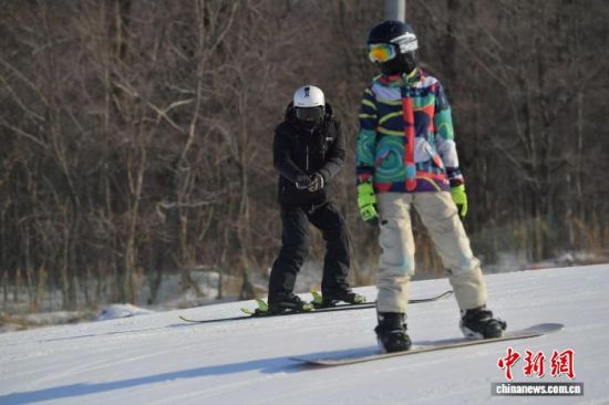 ��ѩ�ۺ������ڼ����е�ѩ����ѩ��(�Y�ψD)���� �z