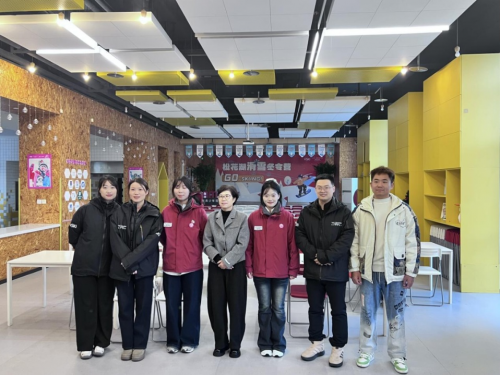 ����P(����)��ꐿ���(��һ)�c���L(zh��ng)��(�Ҷ�)����У�ڍ���(sh��)��(x��)����Ӱ����