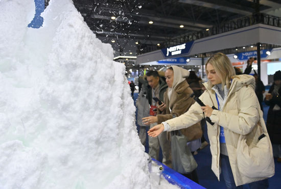 ����������ֽ�ס��ѩ�C(j��)������ѩ�������� �z