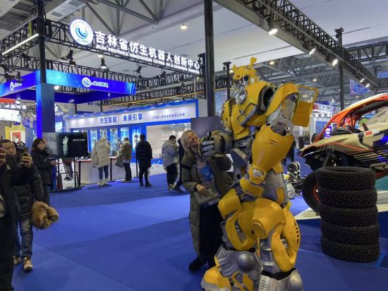 ��������c�����b��ġ����S�䡱��Ӱ������ �z